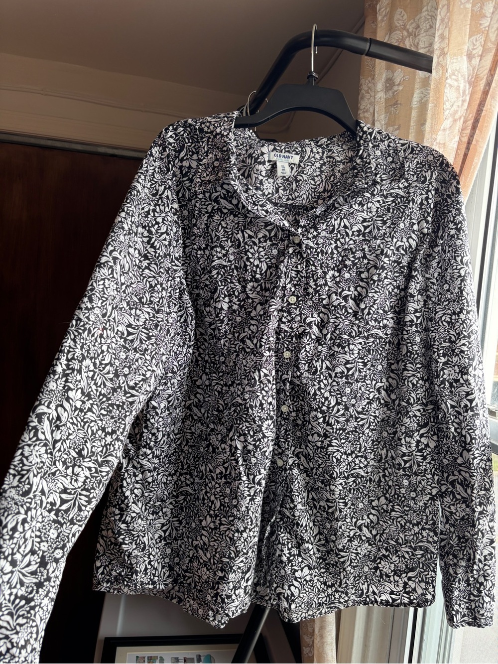 EUC Old Navy Floral 100% Cotton Black & White Button-Down Shirt | Women’s XXL